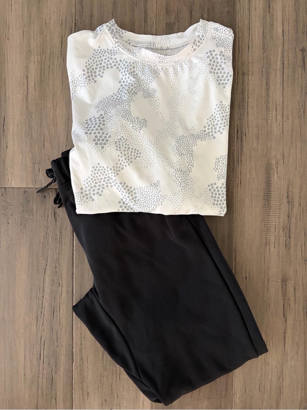 Boys Activewear outfit - Dillards/Target - size L (10/12)